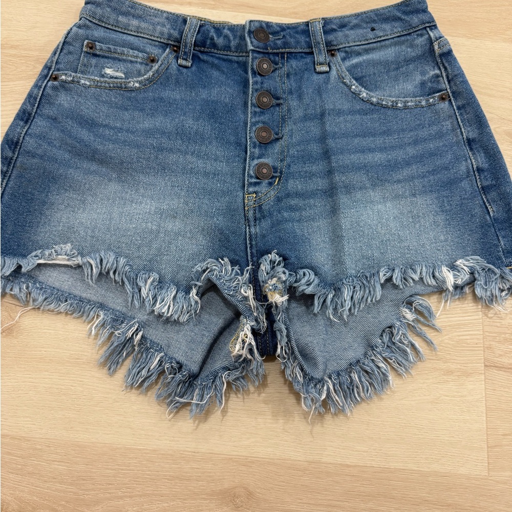 Abercrombie & Fitch Denim Frayed Hem Women's Shorts- Size 28